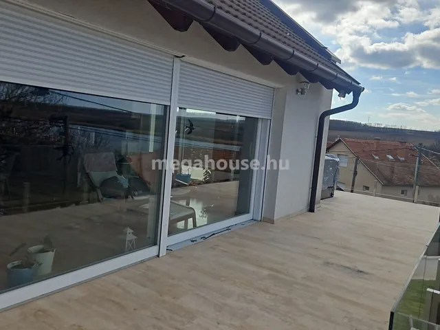 Eladó ház Biatorbágy 290 nm