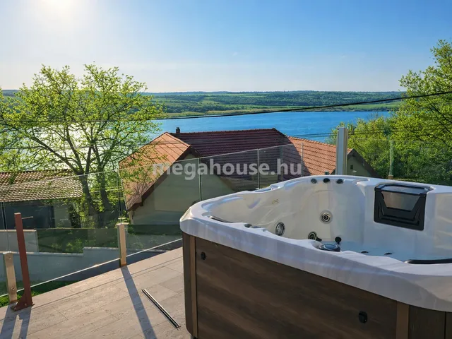 Eladó ház Biatorbágy 290 nm