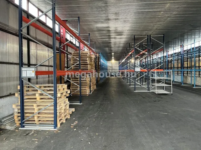 Kiadó kereskedelmi és ipari ingatlan Budaörs 683 nm