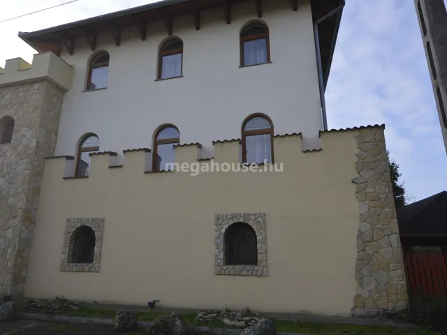 Eladó ház Törökbálint 1120 nm