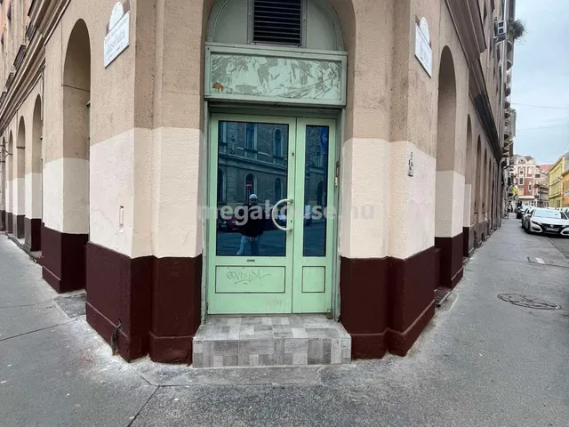 Eladó kereskedelmi és ipari ingatlan Budapest VIII. kerület, Palotanegyed 81 nm
