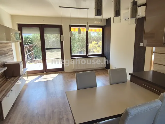 Eladó lakás Budapest XI. kerület, Madárhegy, Facsemete utca 112 nm