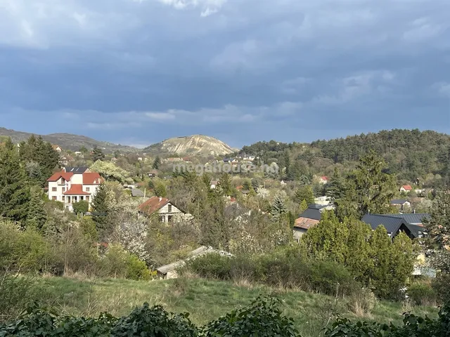 Eladó telek Budaörs 1260 nm