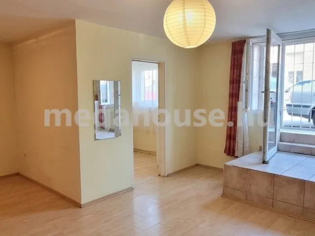 Eladó kereskedelmi és ipari ingatlan Budapest IV. kerület, Nádor utca 43 nm