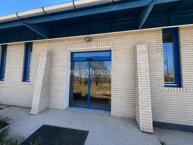 Kiadó kereskedelmi és ipari ingatlan Budaörs 400 nm