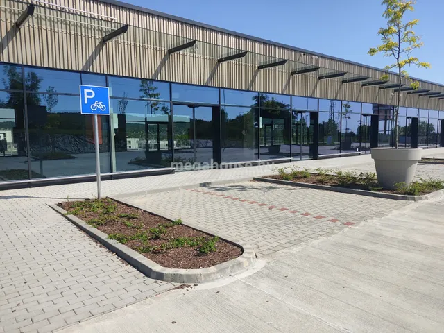 Kiadó kereskedelmi és ipari ingatlan Törökbálint 47 nm