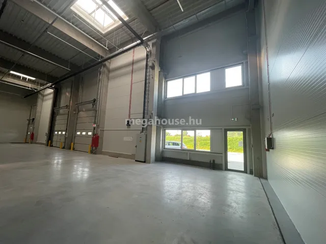 Kiadó kereskedelmi és ipari ingatlan Törökbálint 2142 nm