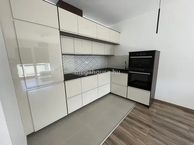 Kiadó lakás Budapest XI. kerület, Madárhegy 61 nm