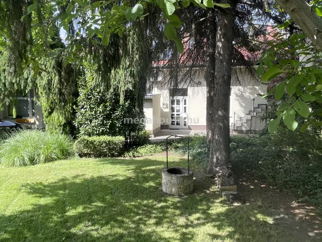 Eladó kereskedelmi és ipari ingatlan Budapest XI. kerület, Kelenvölgy 310 nm