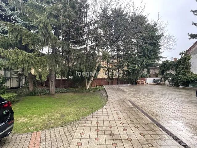 Eladó kereskedelmi és ipari ingatlan Budapest XI. kerület, Kelenvölgy 310 nm