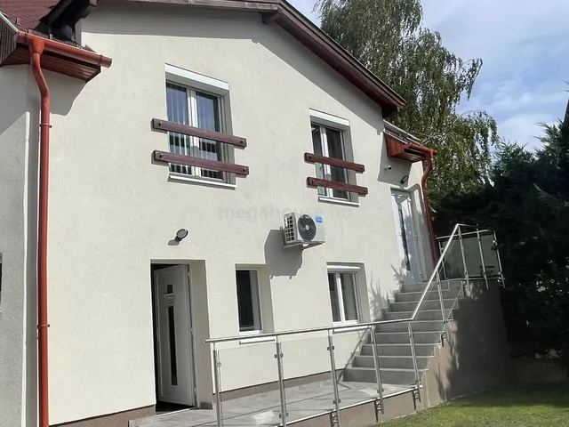 Eladó kereskedelmi és ipari ingatlan Budapest XI. kerület, Kelenvölgy 146 nm
