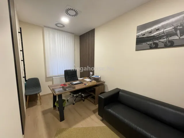 Eladó kereskedelmi és ipari ingatlan Budapest XI. kerület, Kelenvölgy 146 nm