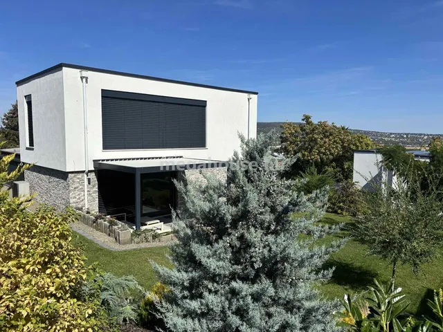 Kiadó ház Budaörs 282 nm