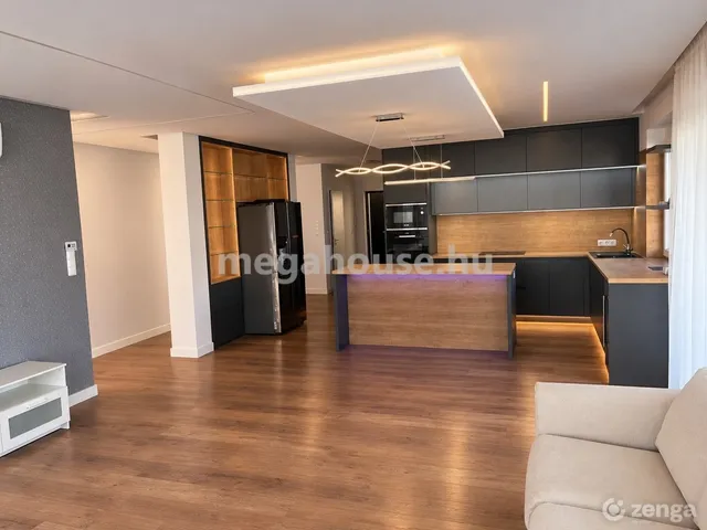 Eladó lakás Budapest XI. kerület, Madárhegy, Zsázsa utca 123 nm