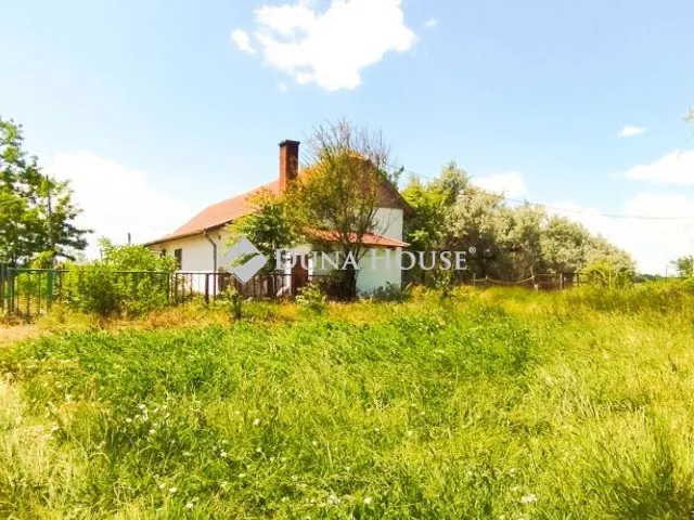 Eladó mezőgazdasági ingatlan Pusztaszer, Tanya 100 nm