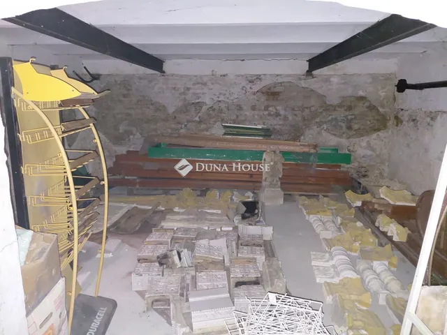 Eladó kereskedelmi és ipari ingatlan Szeged, Juhász Gyula utca 75 nm