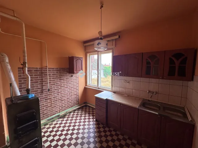 Eladó ház Makó 71 nm