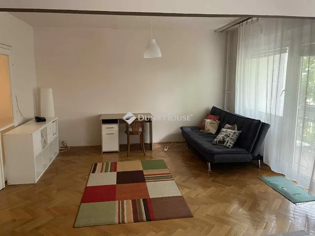 Eladó lakás Szeged, Szent István tér 80 nm
