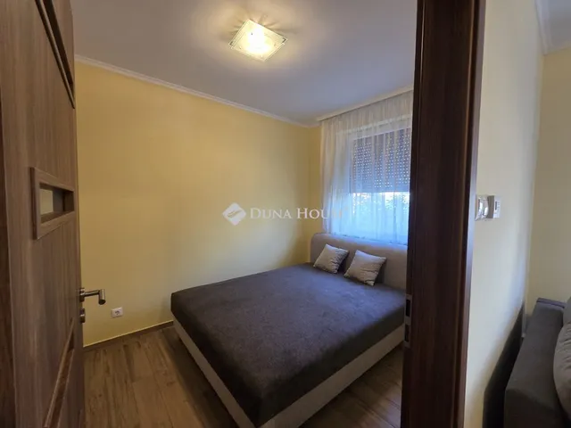 Kiadó lakás Szeged, Szivárvány utca 36 nm