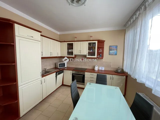 Kiadó lakás Szeged, Fűrész utca 75 nm