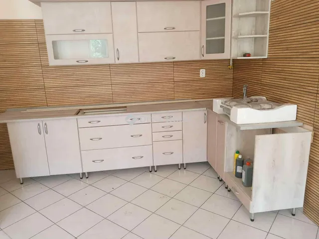 Eladó lakás Szeged, Makkoserdő sor 68 nm