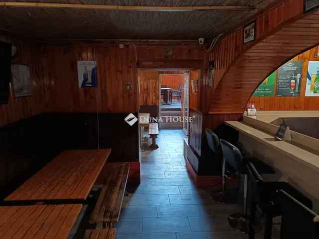 Kiadó kereskedelmi és ipari ingatlan Szeged 78 nm