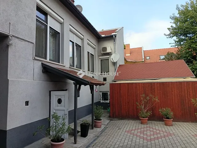 Eladó ház Szeged, József Attila sugárút 107 nm