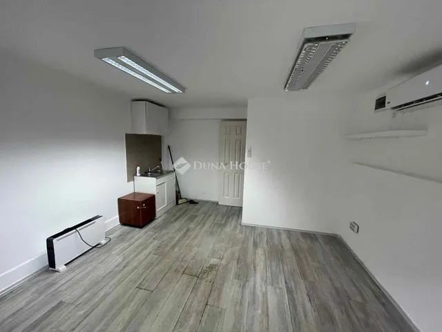 Eladó kereskedelmi és ipari ingatlan Szeged 17 nm