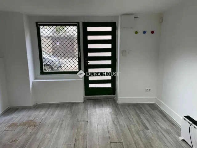 Eladó kereskedelmi és ipari ingatlan Szeged, Faragó utca 17 nm