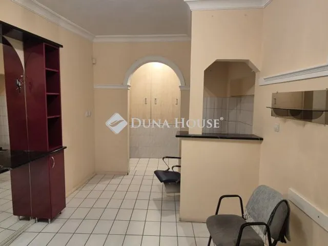 Eladó ház Hódmezővásárhely, Széchenyi tér 90 nm