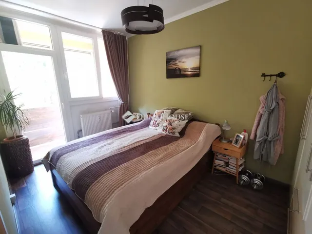 Eladó lakás Szeged, Vág utca 72 nm