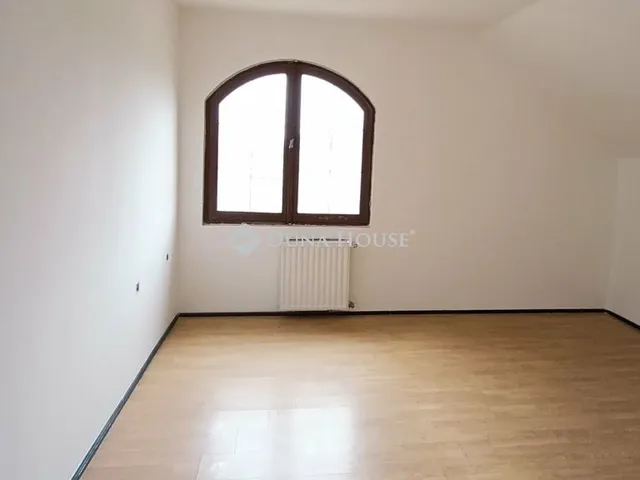 Eladó ház Sándorfalva 193 nm