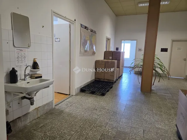 Eladó kereskedelmi és ipari ingatlan Szeged 6929 nm