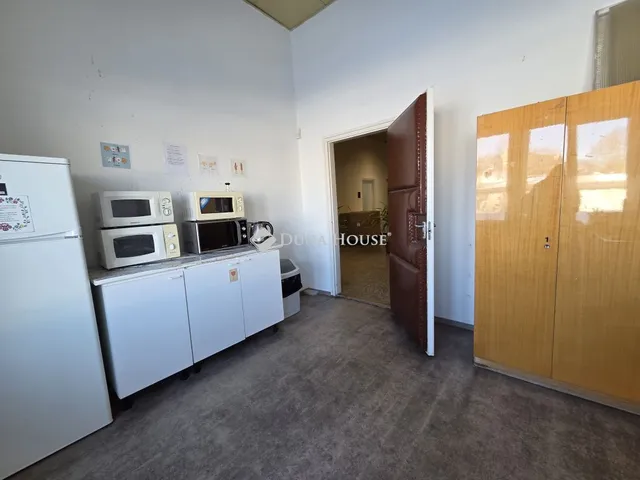 Eladó kereskedelmi és ipari ingatlan Szeged 6929 nm