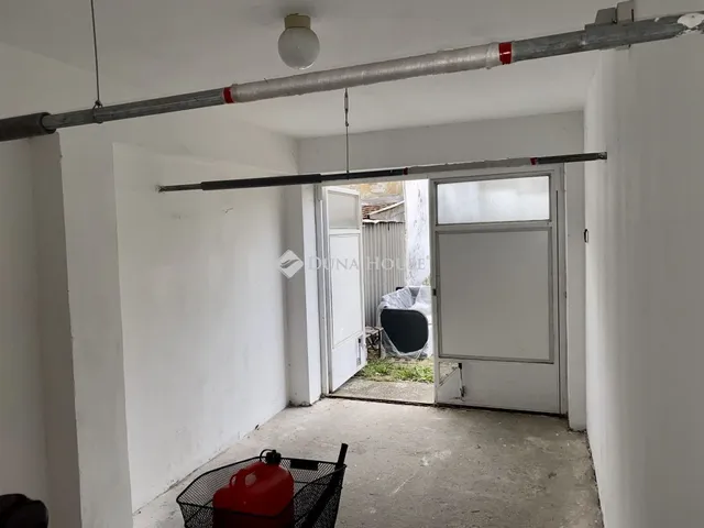 Eladó garázs Szeged, Dankó Pista utca 13 nm