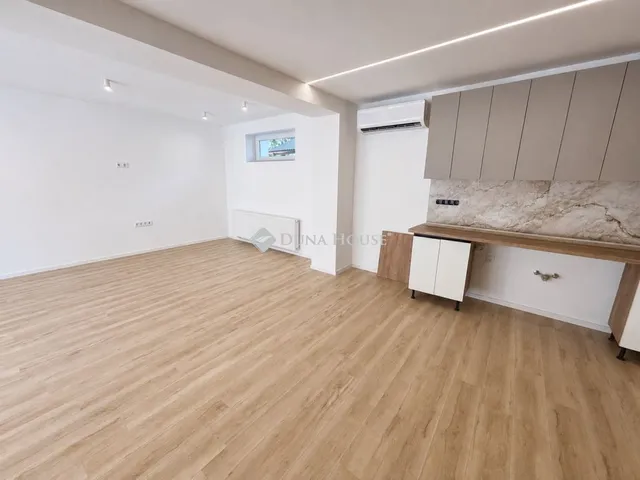 Eladó ház Makó, Harmat utca 120 nm