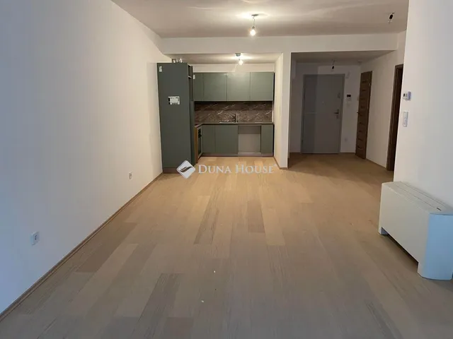 Kiadó lakás Szeged, Bakay Nándor utca 62 nm