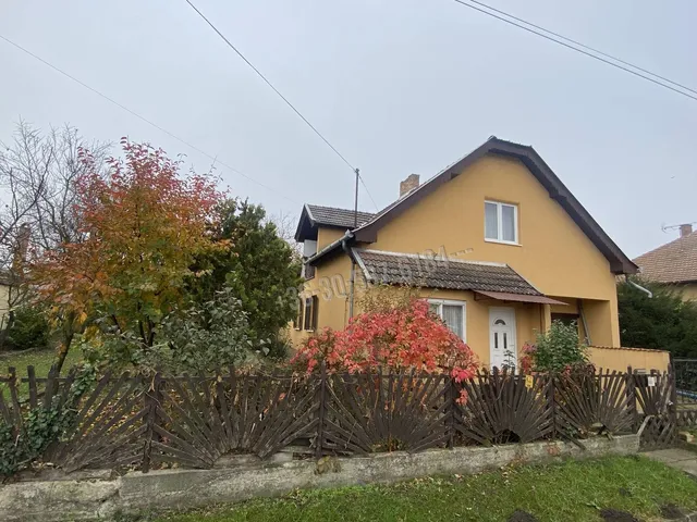 Eladó ház Biharnagybajom 180 nm