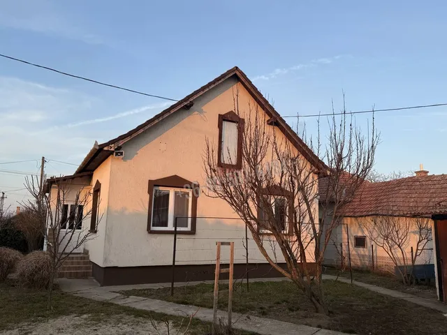 Eladó ház Biharnagybajom 85 nm