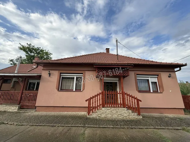 Eladó ház Kaba 120 nm