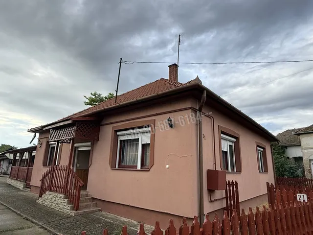 Eladó ház Kaba 120 nm