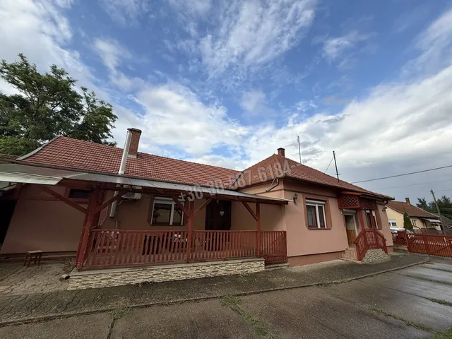 Eladó ház Kaba 120 nm