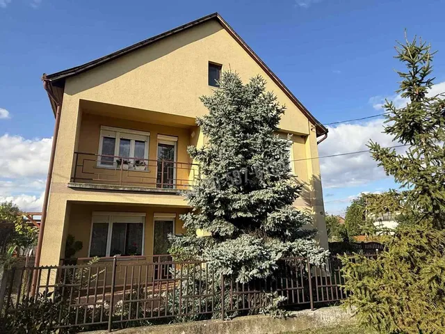 Eladó ház Püspökladány 240 nm