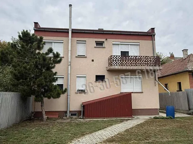 Eladó ház Püspökladány 240 nm