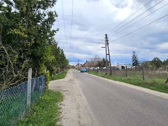 Eladó kereskedelmi és ipari ingatlan Cegléd 2 nm