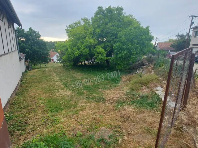 Eladó telek Mány, Mester sor 744 nm