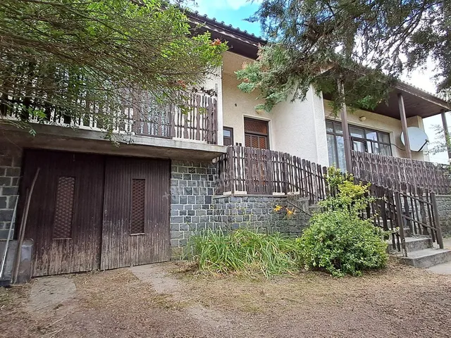 Eladó ház Dorogháza, Arany János utca 148 nm