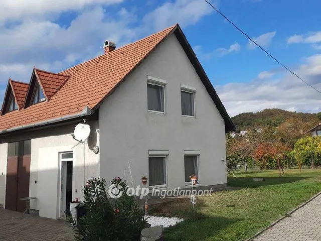 Eladó ház Vonyarcvashegy 470 nm