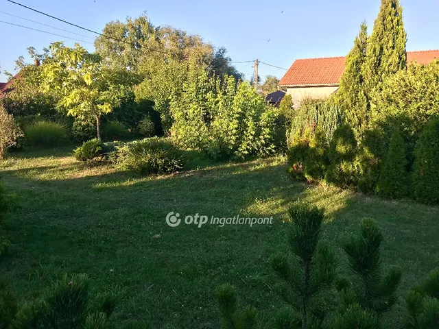 Eladó nyaraló Balatonkeresztúr 18 nm