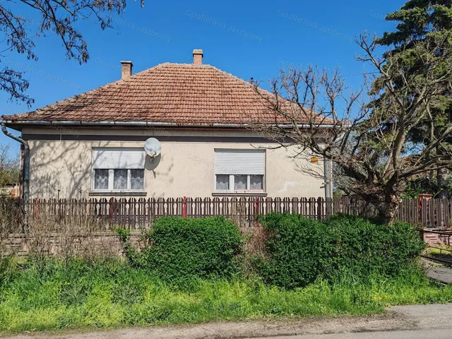 Eladó ház Jászdózsa 104 nm